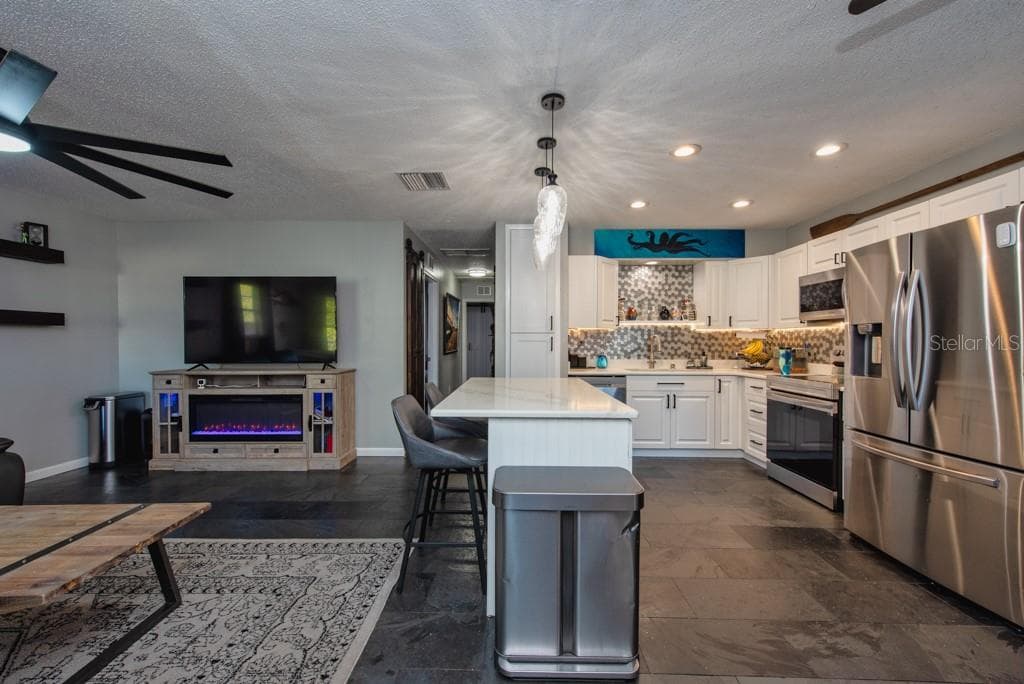 1385 MILTON STREET, CLEARWATER, FL 33756 photo 2