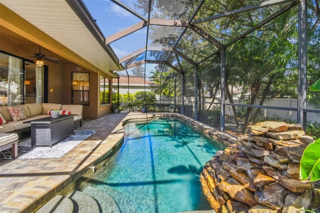 15613 HIMES Avenue, TAMPA, FL 33618 photo 5