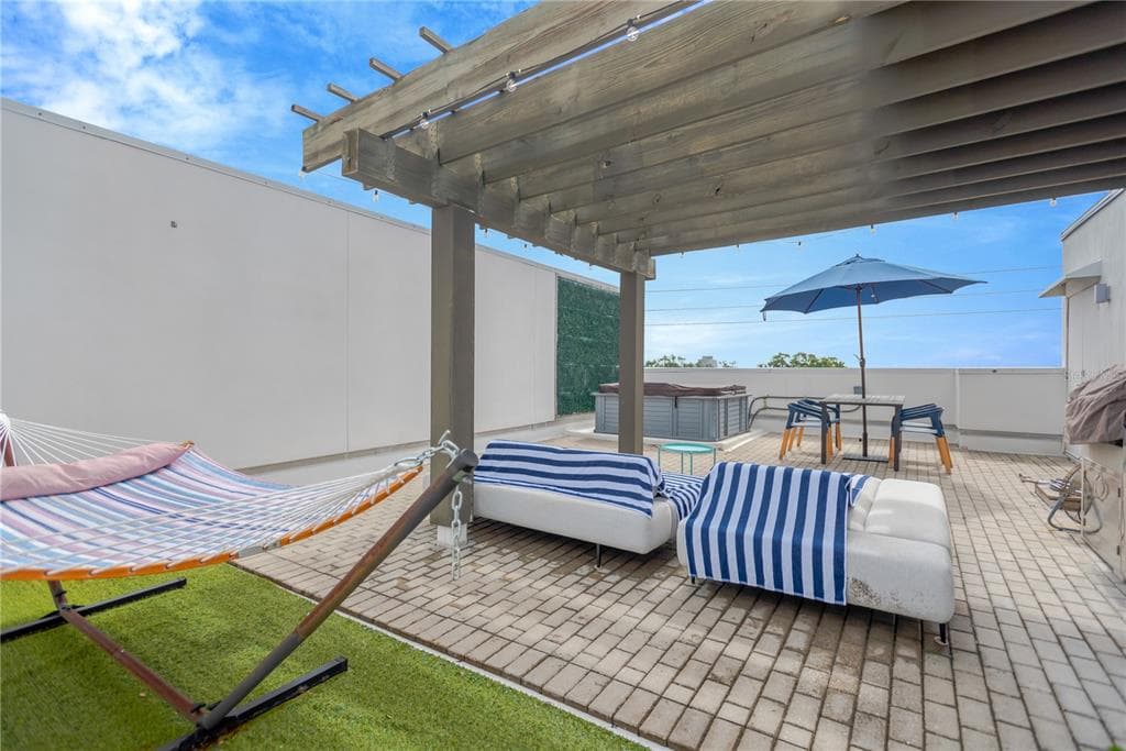 3100 PAUL AVENUE Unit 14, TAMPA, FL 33611 photo 2