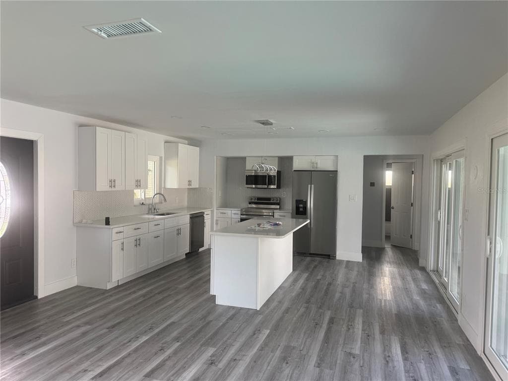 321 SHORE DRIVE, OLDSMAR, FL 34677 photo 3