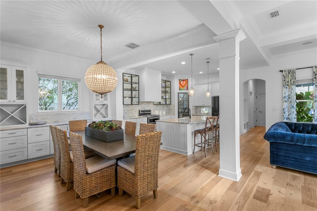 6012 VILLAGE CENTER Drive, LITHIA, FL 33547 photo 3