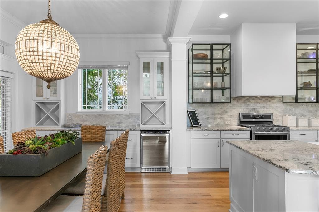 6012 VILLAGE CENTER Drive, LITHIA, FL 33547 photo 4