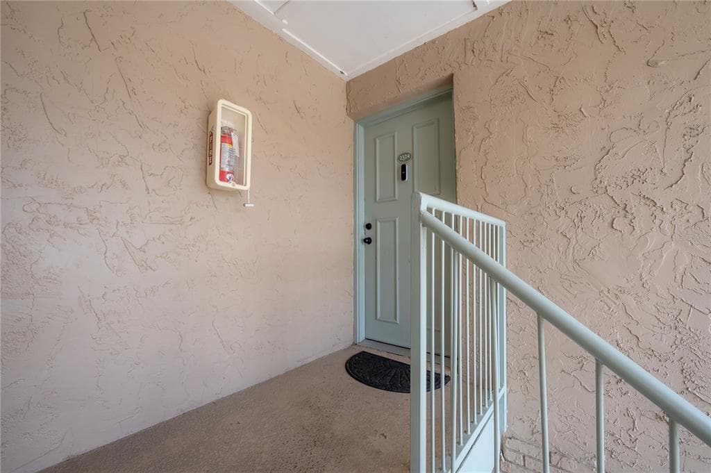 7210 MANHATTAN Avenue Unit 2324, TAMPA, FL 33614 photo 2