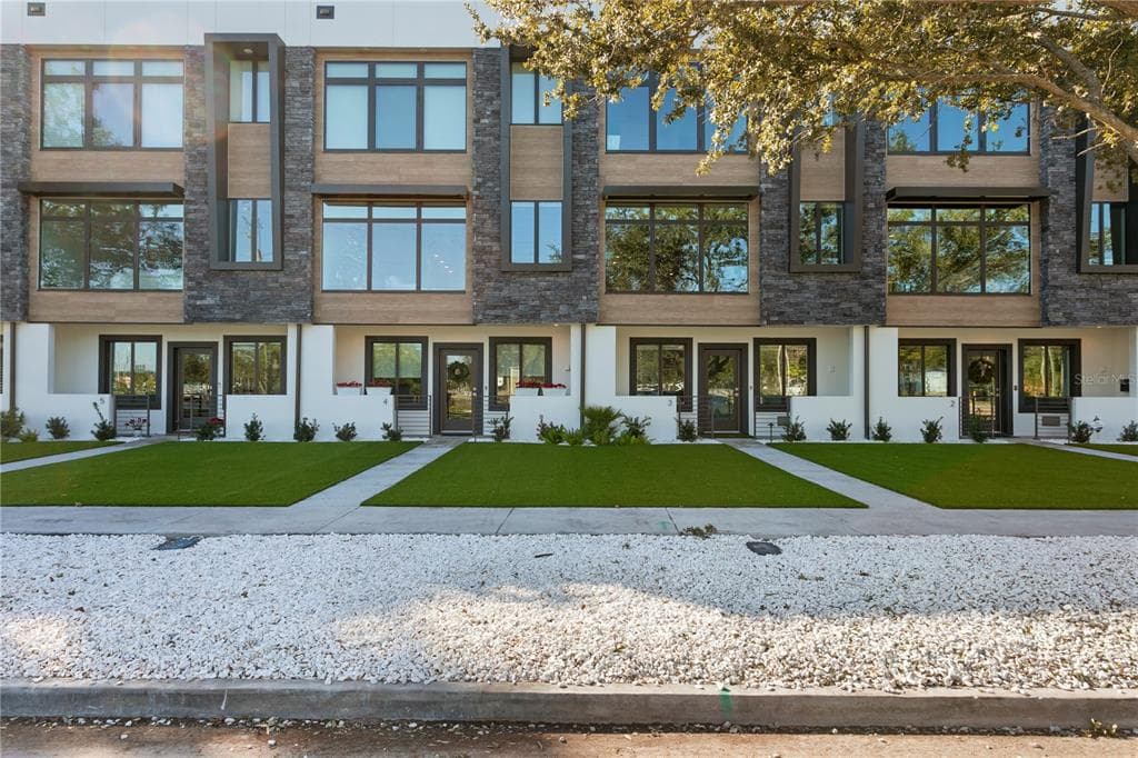 90 COLUMBIA DRIVE Unit 3, TAMPA, FL 33606