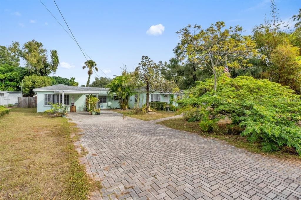 1712 CARACAS Street, TAMPA, FL 33610 photo 4