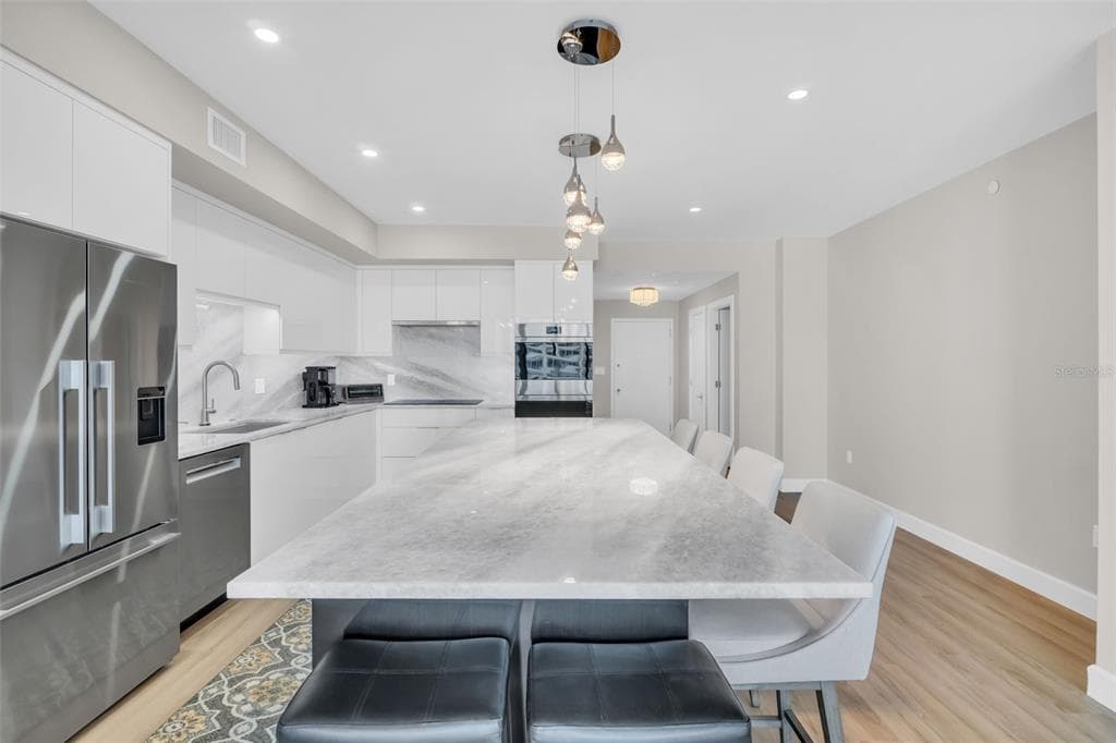 1 BEACH DRIVE Unit 1210, Street PETERSBURG, FL 33701 photo 3