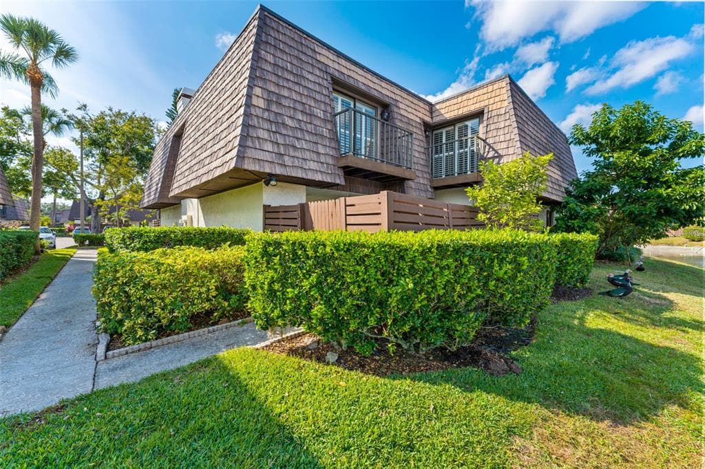 15233 POND WOODS DRIVE Unit 404, TAMPA, FL 33618