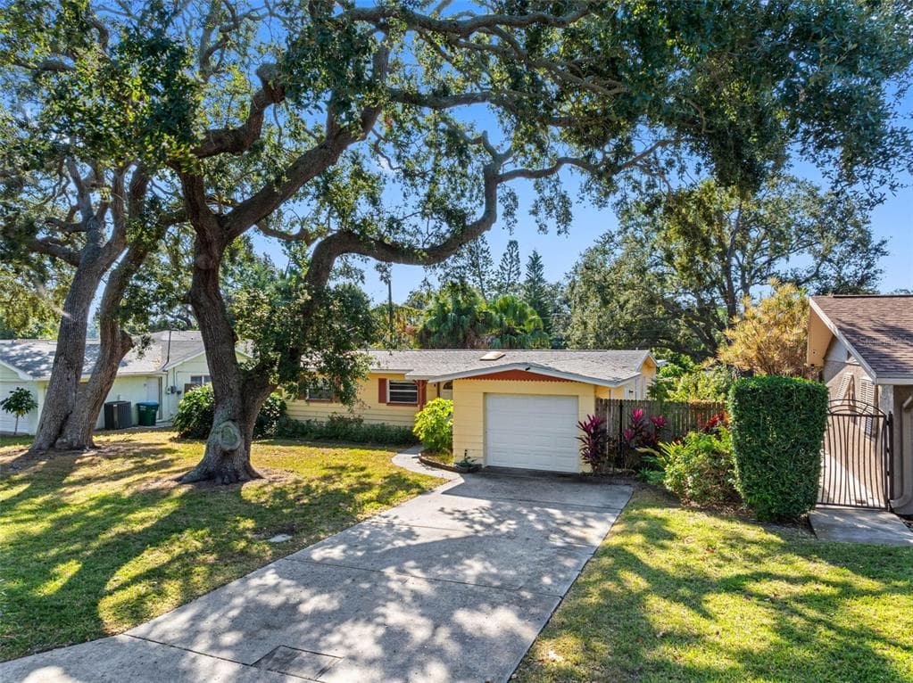 3072 ROSEMARY Drive, LARGO, FL 33770