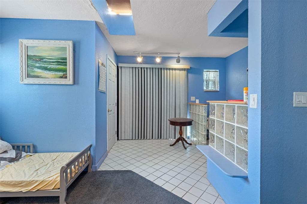 3072 ROSEMARY Drive, LARGO, FL 33770 photo 5