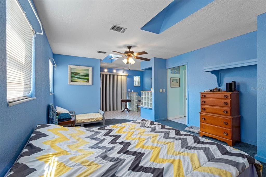 3072 ROSEMARY Drive, LARGO, FL 33770 photo 4