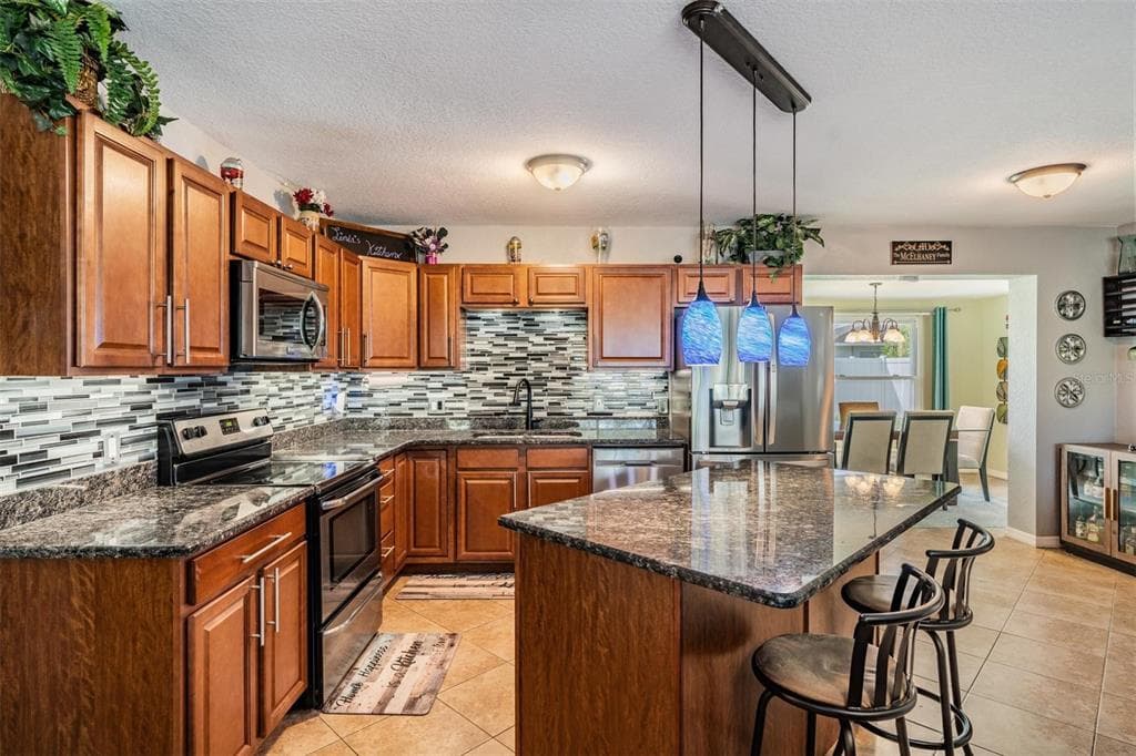 8826 109TH LANE, SEMINOLE, FL 33772 photo 5