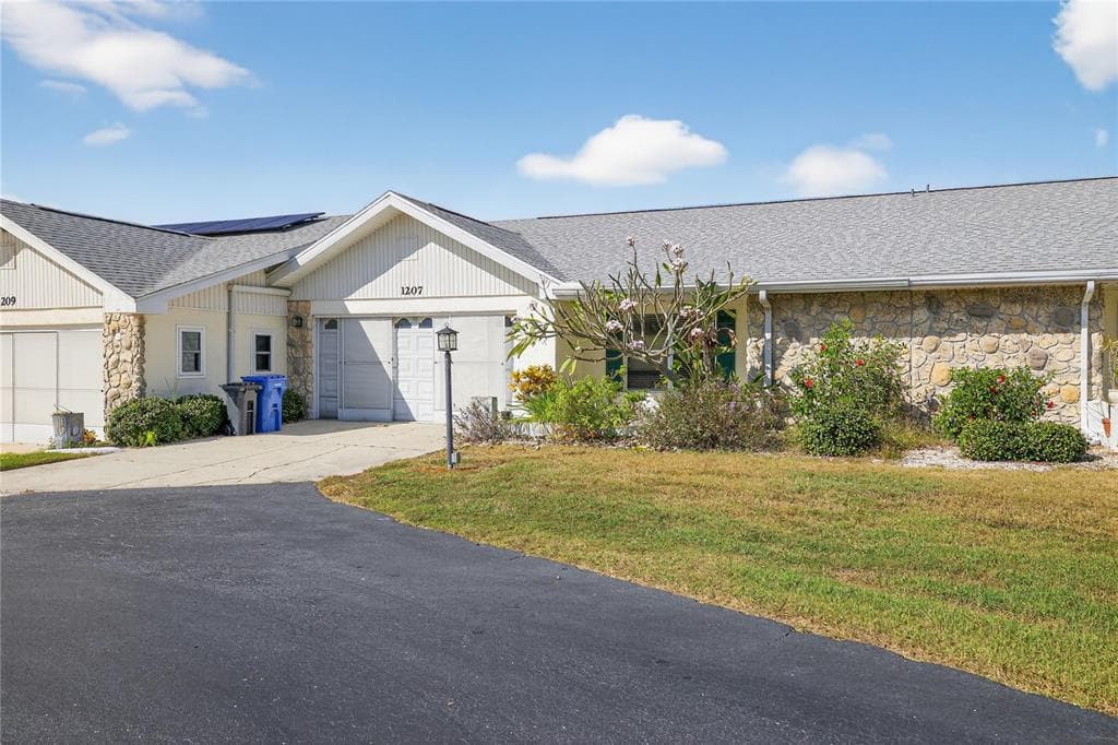 1207 EASTLOCH COURT, SUN CITY CENTER, FL 33573