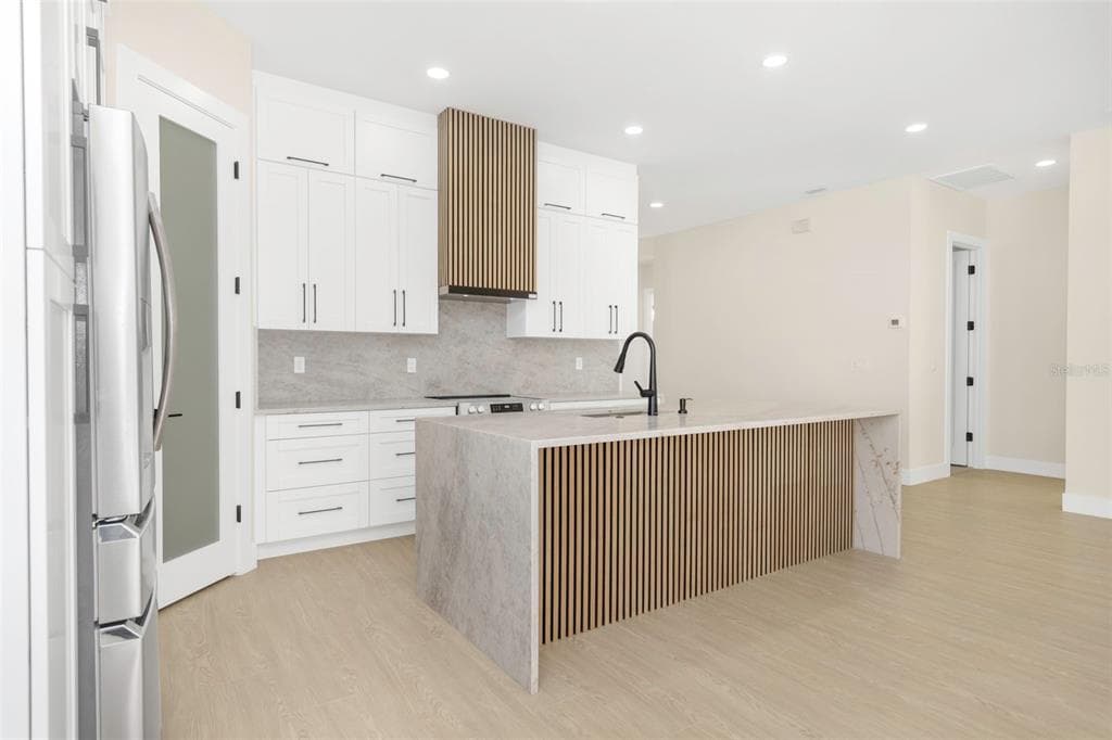 1822 SYLVAN DRIVE, CLEARWATER, FL 33755 photo 4