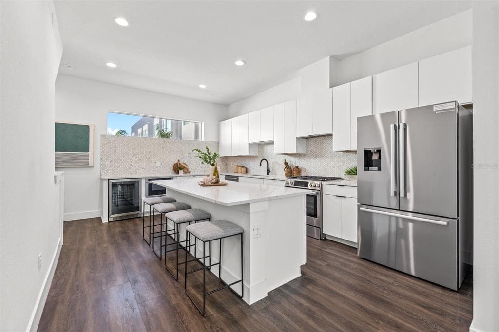 867 6TH AVENUE, Street PETERSBURG, FL 33701 photo 2