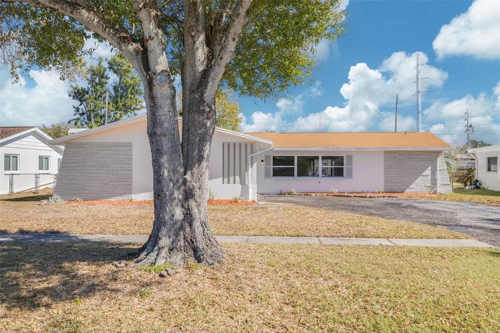 869 DEVILLE DRIVE, LARGO, FL 33771 photo 3