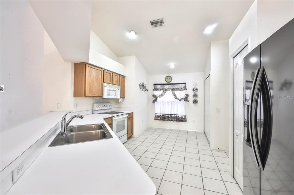 13012 BRIDLEFORD DRIVE, GIBSONTON, FL 33534 photo 3