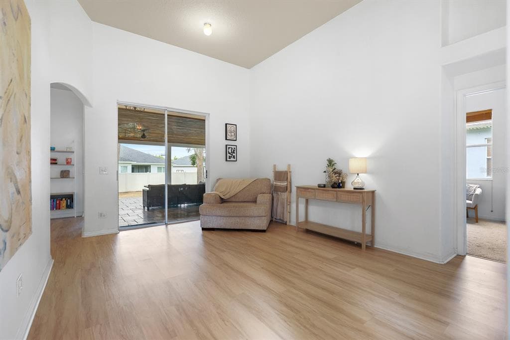 228 TAYLOR BAY Lane, BRANDON, FL 33510 photo 5