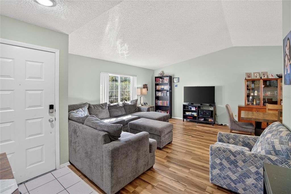 5012 OAKSHIRE DRIVE, TAMPA, FL 33625 photo 4