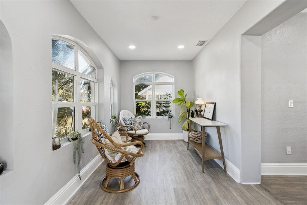 1120 17TH AVENUE, ST PETERSBURG, FL, 33704 photo 4