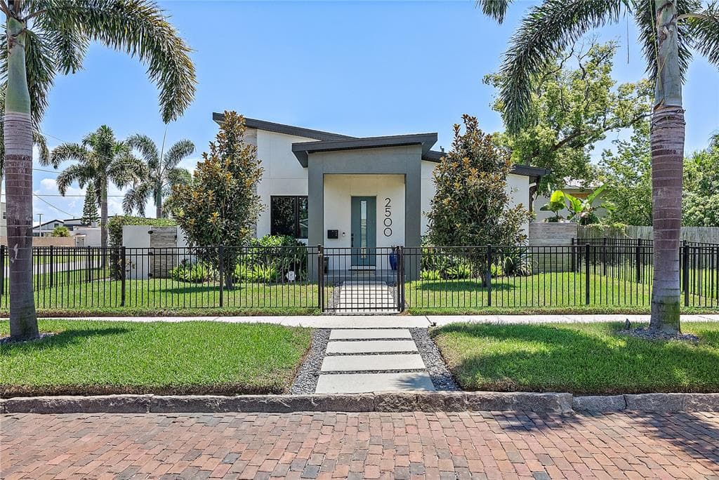 2500 4TH Avenue, Street PETERSBURG, FL 33712