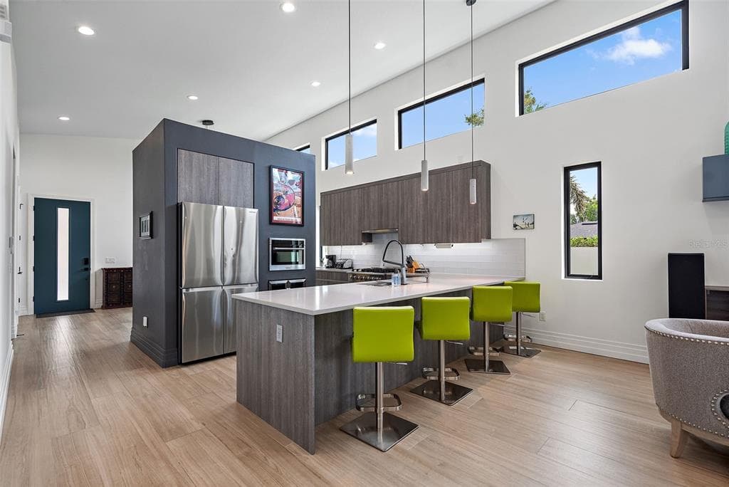 2500 4TH Avenue, Street PETERSBURG, FL 33712 photo 4