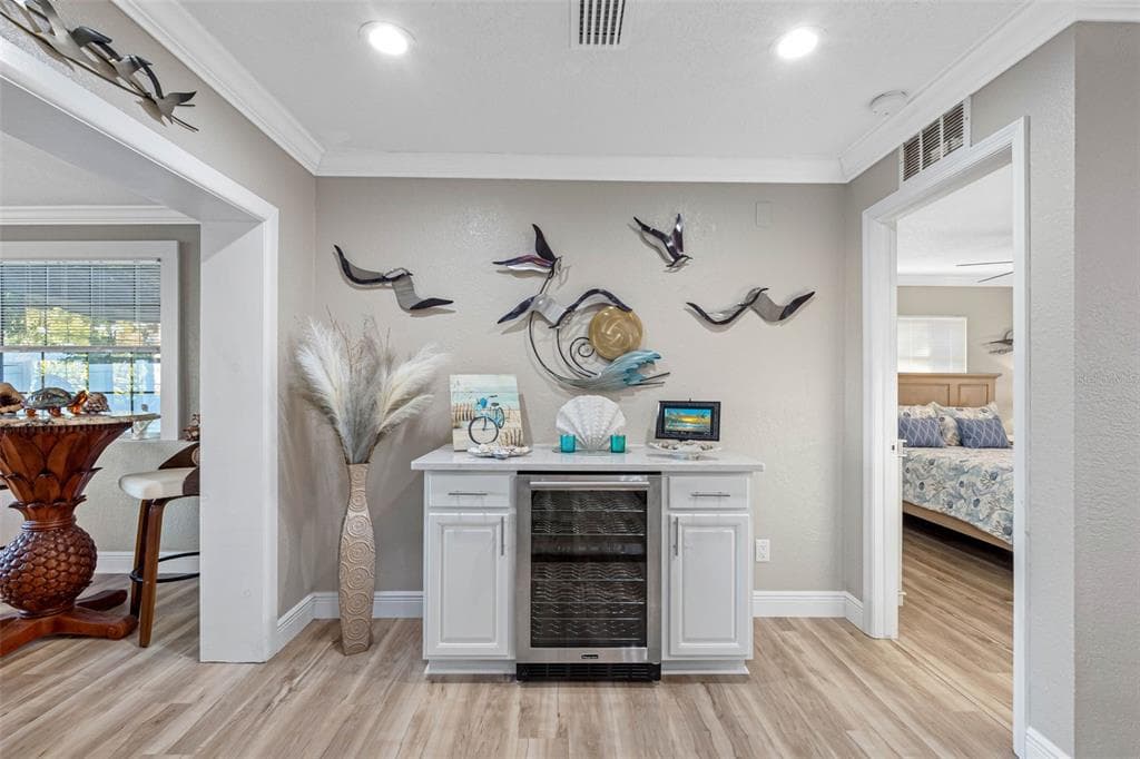 8139 129TH Lane, SEMINOLE, FL 33776 photo 3