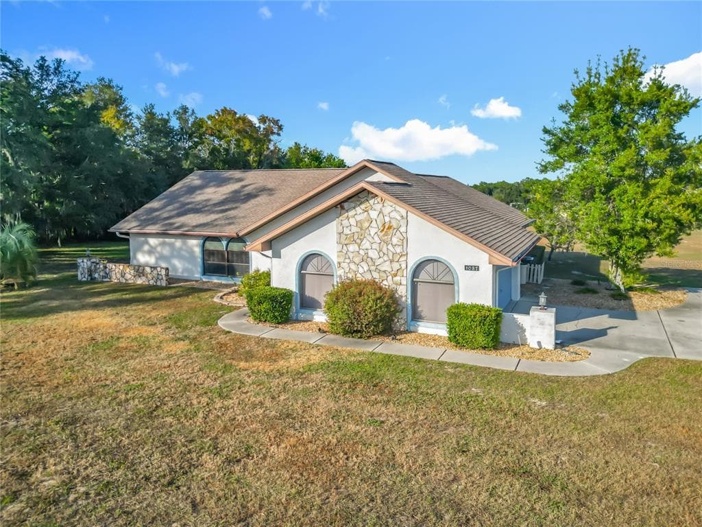 1037 HARTFORD Street, HERNANDO, FL 34442