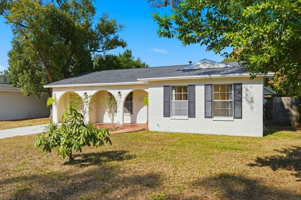 2105 BARCLAY ROAD, TAMPA, FL, 33612 photo 3