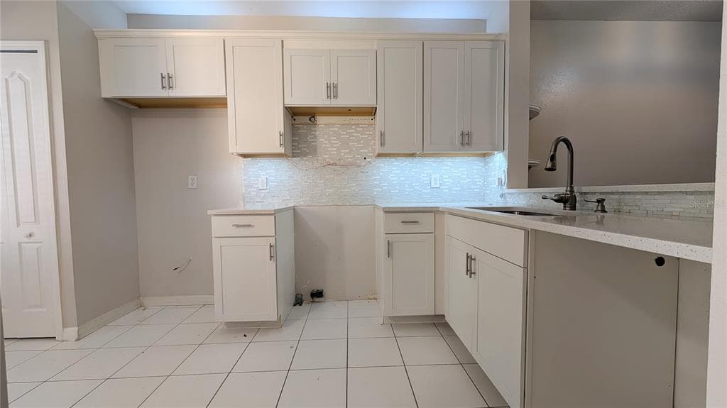 1247 KENNEWICK COURT, WESLEY CHAPEL, FL 33543 photo 2