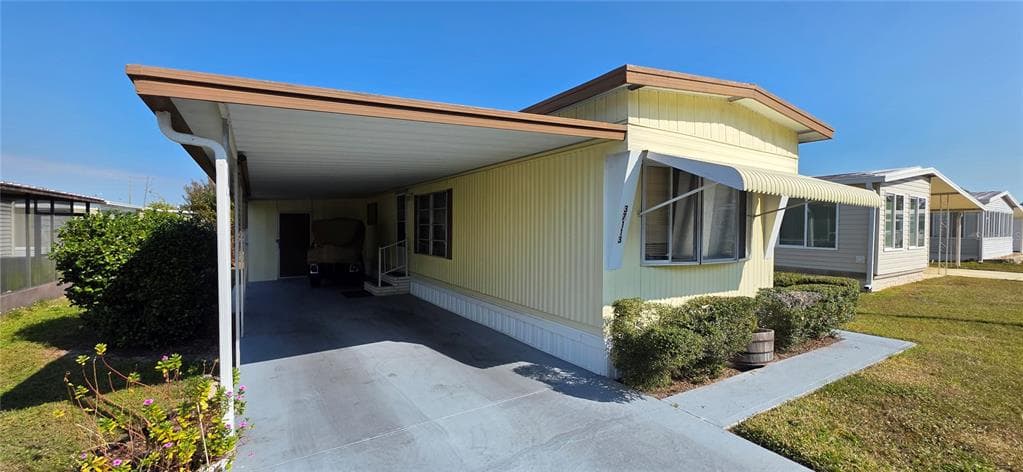 37113 LOIS Avenue, ZEPHYRHILLS, FL 33542 photo 3