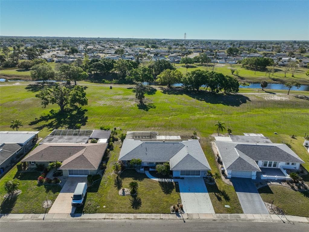 672 ALLEGHENY DRIVE, SUN CITY CENTER, FL 33573 photo 2