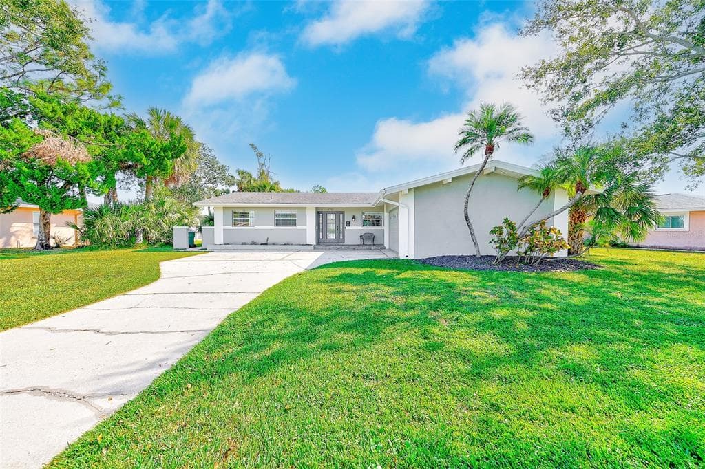 7195 AUGUSTA Boulevard, SEMINOLE, FL 33777 photo 3