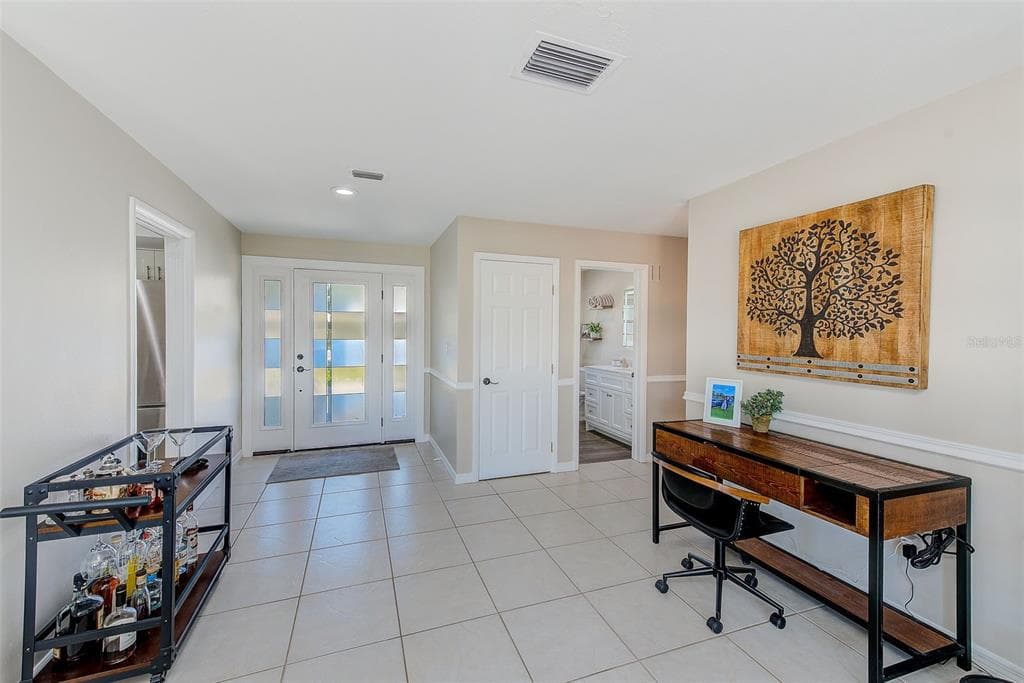 7195 AUGUSTA Boulevard, SEMINOLE, FL 33777 photo 5