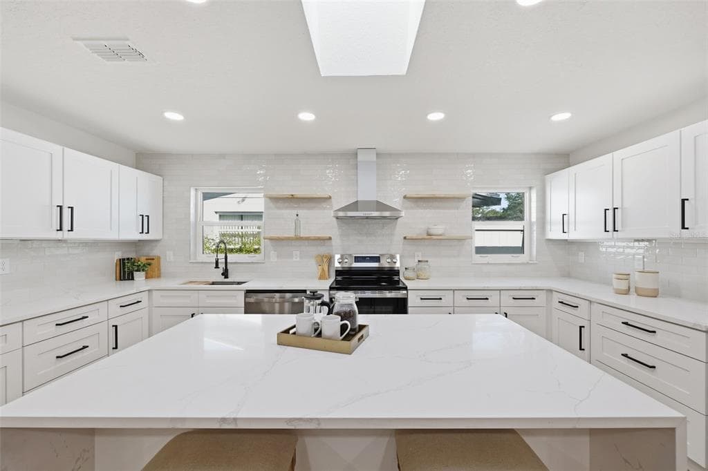 228 87TH AVENUE, Street PETERSBURG, FL 33702 photo 5