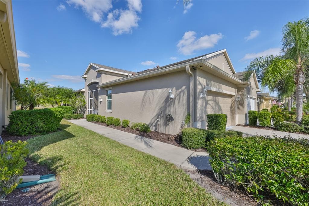 2241 NOTTINGHAM GREENS DRIVE, SUN CITY CENTER, FL 33573 photo 3