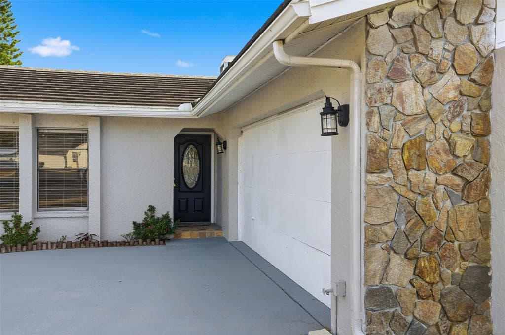 7026 WHITETHORN Court, PORT RICHEY, FL 34668 photo 5