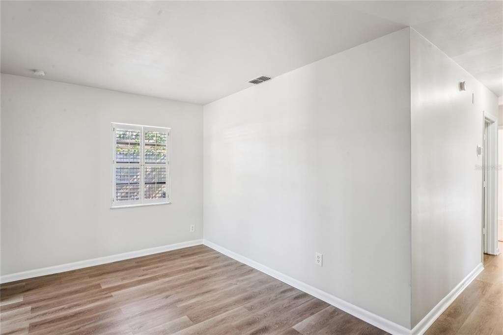 7025 PONDEROSA Drive, TAMPA, FL 33637 photo 4