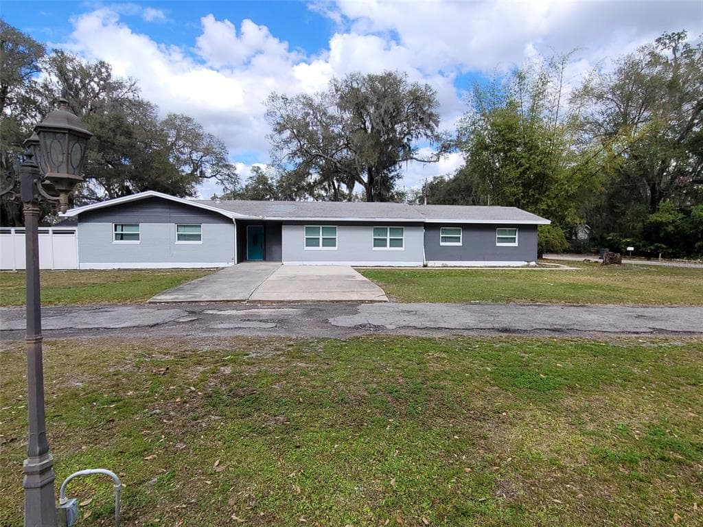 4002 THONOTOSASSA Road, PLANT CITY, FL 33565