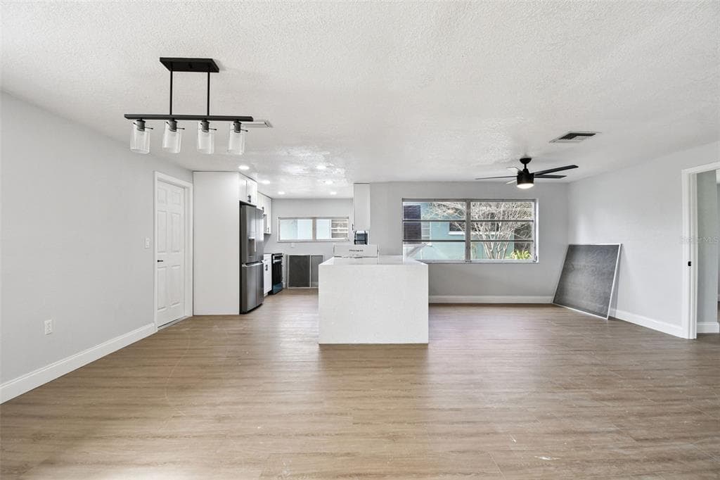 369 WESTWINDS Drive, PALM HARBOR, FL 34683 photo 4