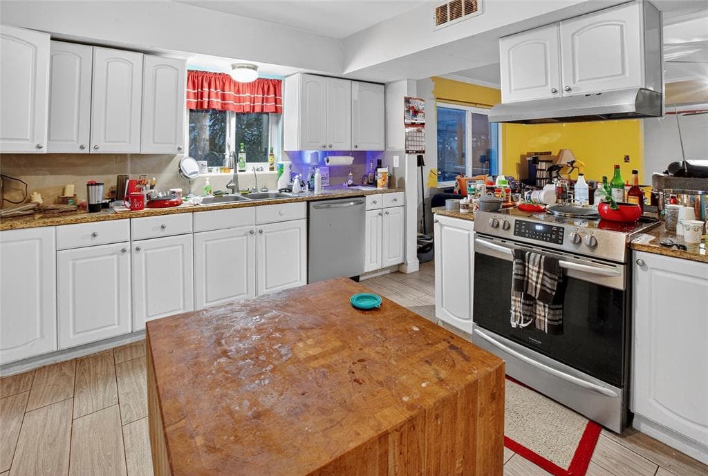 7800 11TH STREET, Street PETERSBURG, FL 33702 photo 3