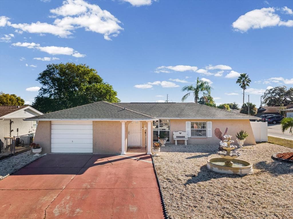 9006 LUNAR Lane, PORT RICHEY, FL 34668 photo 2