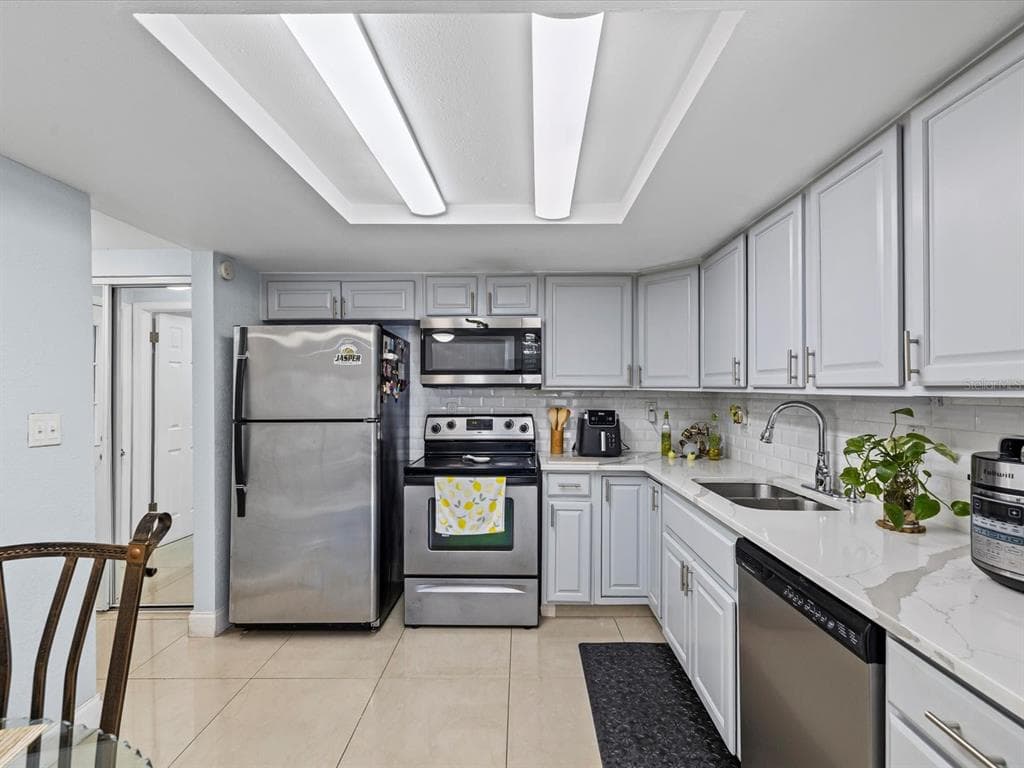 9006 LUNAR Lane, PORT RICHEY, FL 34668 photo 4