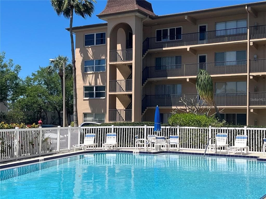 2525 BAY DRIVE Unit E23, BELLEAIR BLUFFS, FL 33770