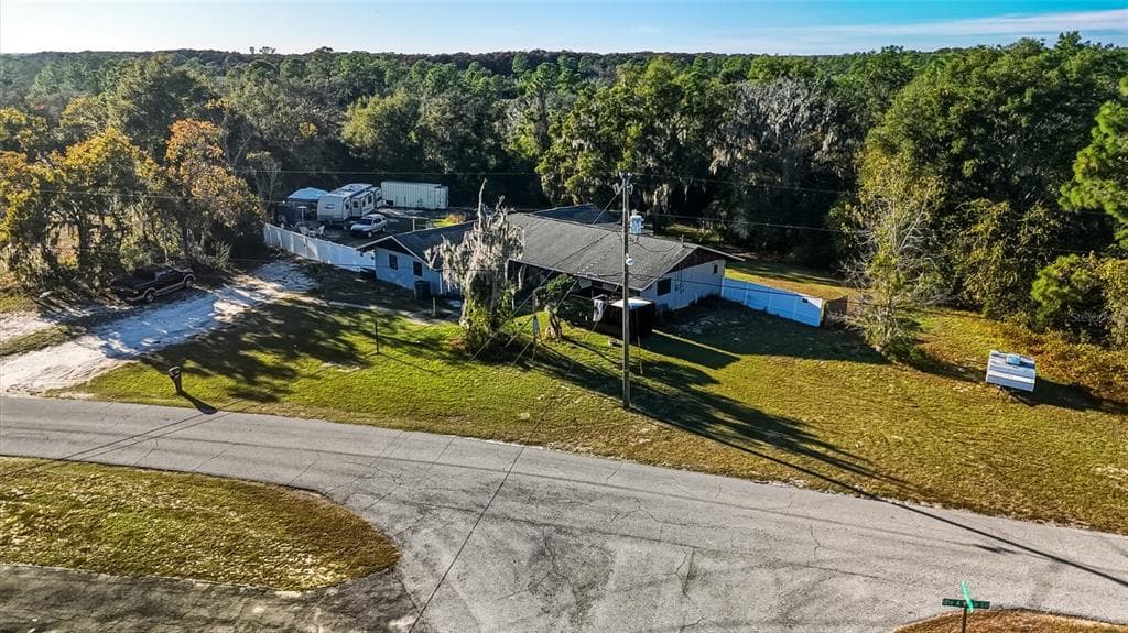 6106 IDLE A WHILE Circle, DADE CITY, FL 33523 photo 2