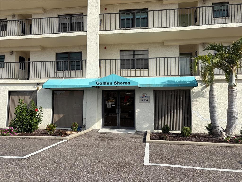 19531 GULF BOULEVARD Unit 502, INDIAN SHORES, FL 33785 photo 2