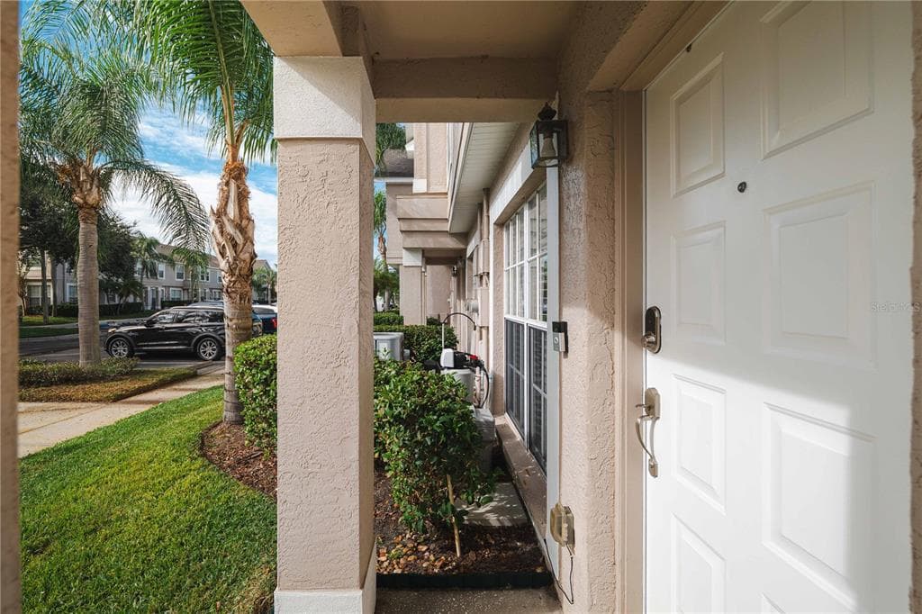 429 KENSINGTON LAKE CIRCLE, BRANDON, FL 33511 photo 3