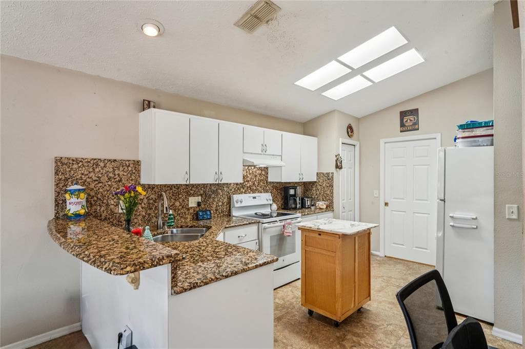 7818 FASHION LOOP, NEW PORT RICHEY, FL 34654 photo 3