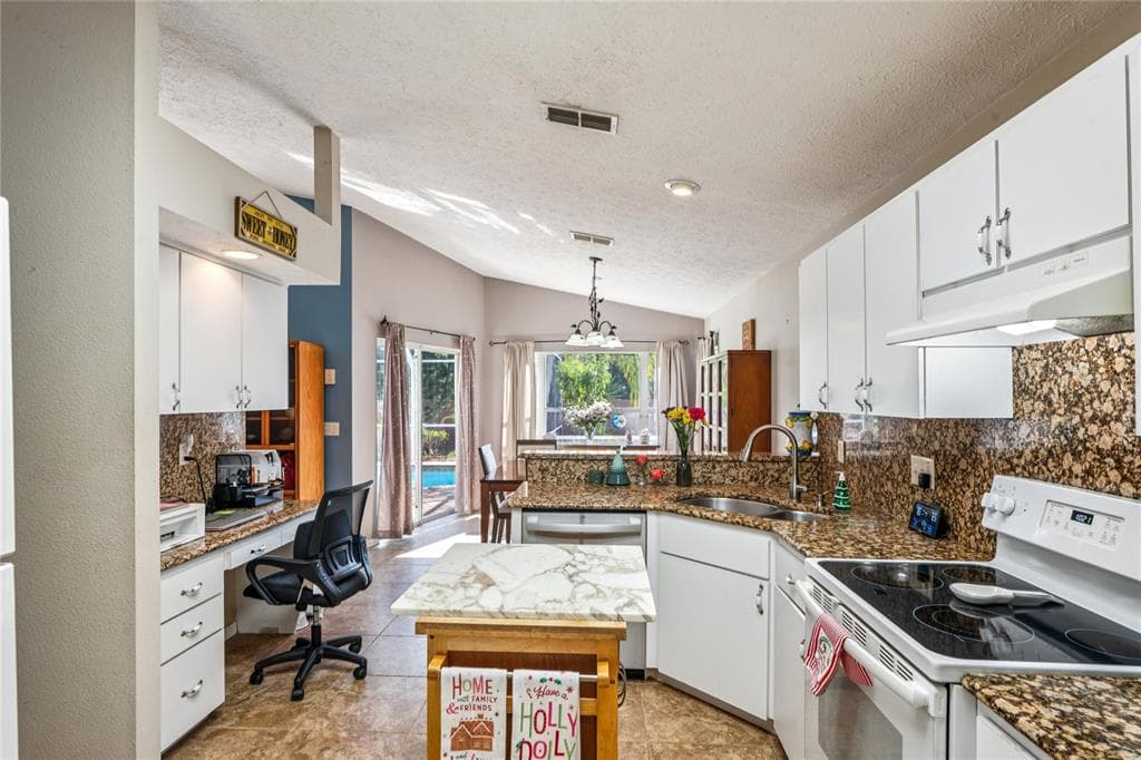 7818 FASHION LOOP, NEW PORT RICHEY, FL 34654 photo 4