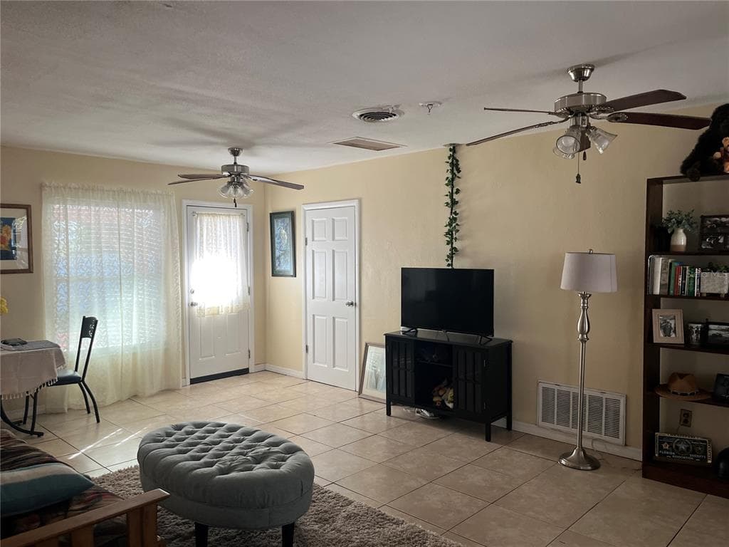 1637 SAN ROY DRIVE, DUNEDIN, FL 34698 photo 5