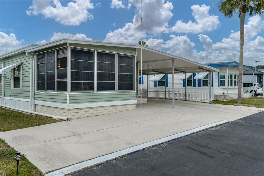 37843 BARCELONA AVENUE, ZEPHYRHILLS, FL 33541 photo 5